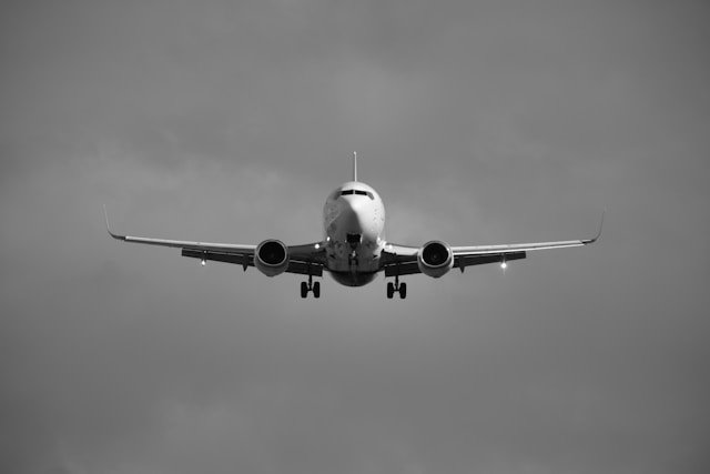 B737